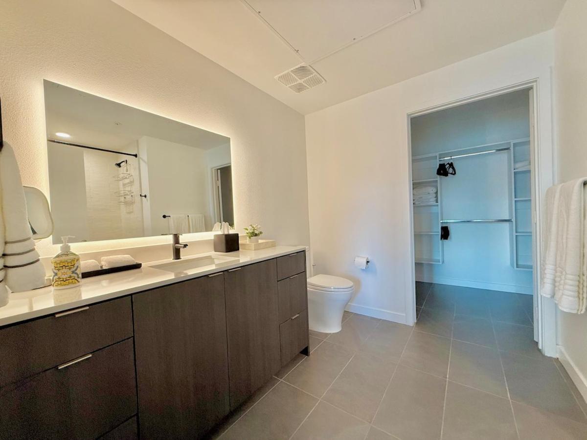 3 Bedroom 2 Bath Westwood Aparthotel Los Angeles